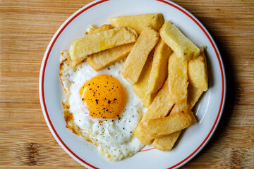 Fried Egg Sunny Side Up With Thick Cut Chuncky Chips