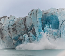 Kalbender Gletscher Islands IV
