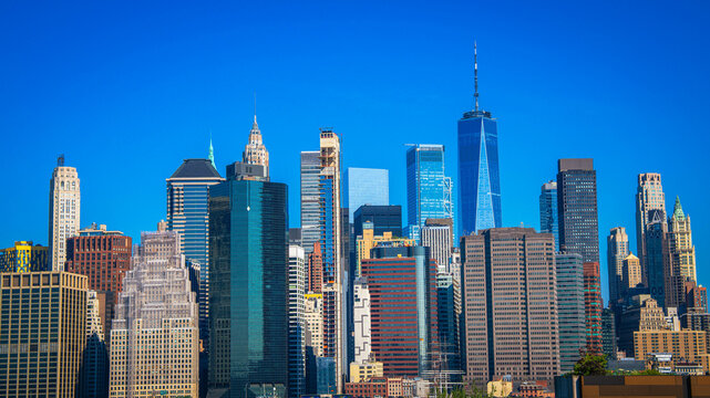 New York City skyline featuring Lower Manhattan and the Financial District, viewed from Brooklyn Heights Promenade, NY, USA