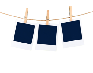 Firefly_drei Sofortbilder an einer Wäscheleine three instant photos on a clothesline