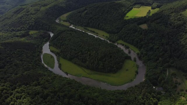 Discovering the beauty of Le Tombeau du Geant in Botassart during summer