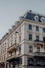 Fototapeta premium Zürich – urbane Eleganz zwischen See und Altstadt, moderne Architektur, Kultur und Lebensqualität in der Schweiz