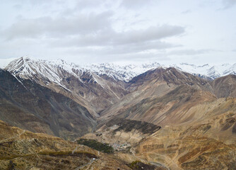 Fototapeta premium Spiti Valley – The Cold Desert of the Himalayas and Gateway to Timeless Tranquility 