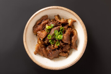 豚　コメカミ　ピリ辛焼き