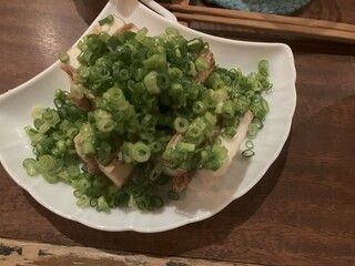 guacamole and chips