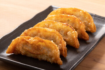 揚げ餃子