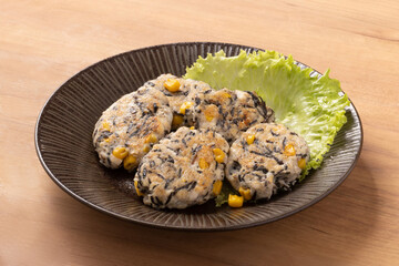 ひじきとコーンのチキンハンバーグ