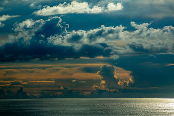 奄美大島の夏の夕暮れの空。