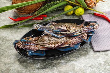 Raw blue crab for cooking