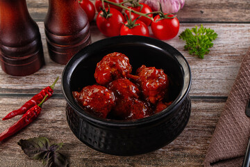 Beef meatballs with tomato sauce