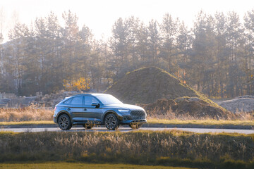 Energy-efficient vehicle on rural road