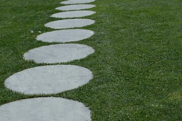 garden trail or garden pathes