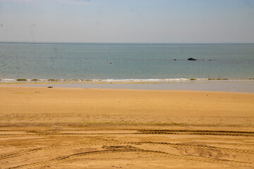 Seaside, beach, sea, high tide, low tide, waves, blue sky, white clouds, travel, nature, scenery, vacation, leisure, party, sunbathing, realistic, background, template