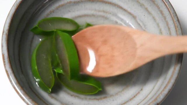 Homemade Aloe Vera Gel: Soothing Skin Remedy Preparation