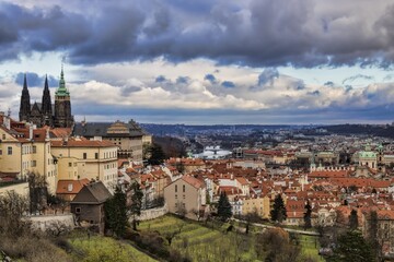 prag, tschechien -- stadtpanorama mit veitsdom