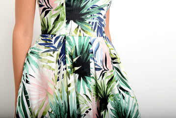 Détail Robe à motif fleures exotique