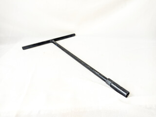 Metal wrench tool for maintenance repair