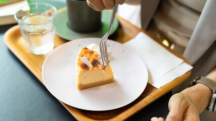 ティータイムのチーズケーキ
