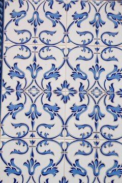 Tiles from Talavera de la Reina are much more than simple ceramic pieces: they are a living expression of art, history, and tradition. This city in Toledo has been famous for its ceramics for centurie