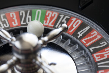 Roulette con pallina su zero © errem