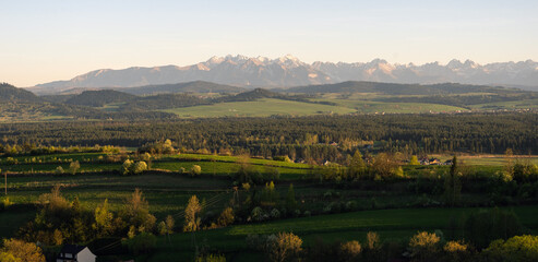 Wieża widokowa i okolice w Lubaniu. Okolice jeziora Czorstyńskiego niedaleko Tatr. Polska 2025. © Roman Trojanowski