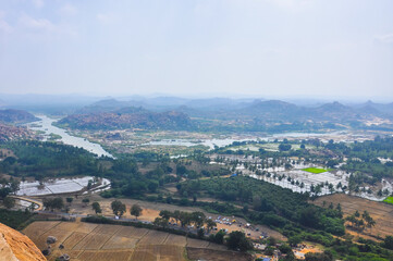 Obraz premium Mountains, rivers and rice fields in Hampi