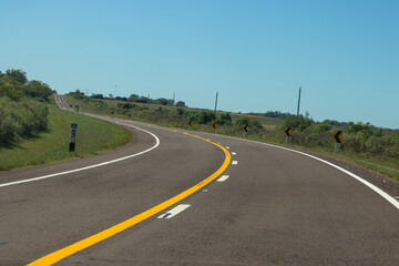 Paisaje en ruta con Curva 