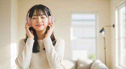 ヘッドホンで音楽を聴く日本人女性 AI生成画像