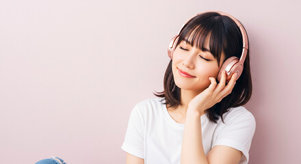 ヘッドホンで音楽を聴く日本人女性 AI生成画像