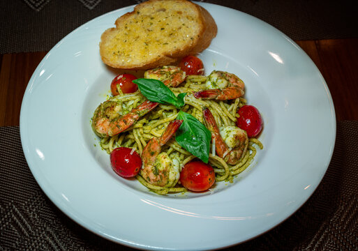 Spaghetti Presto With Shrimp 