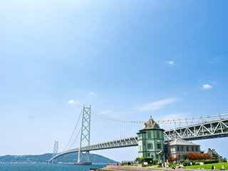 快晴の明石海峡大橋