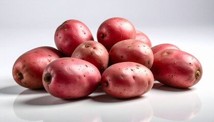 Obraz premium fresh red potatoes