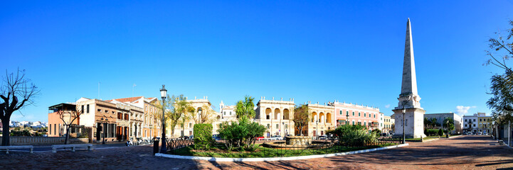 Obraz premium Foto panorámica de la plaza des Born en Ciutadella de Menorca, el Borne 