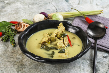 Thai green chicken curry with coconut
