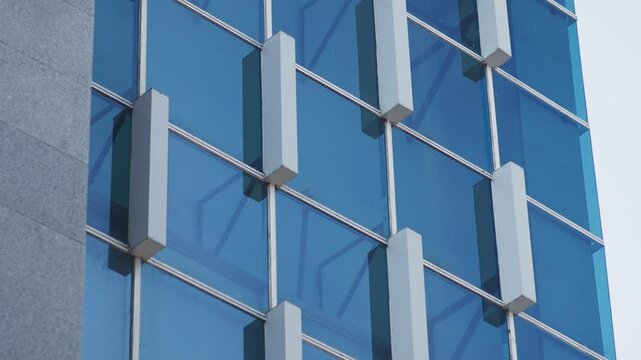 Modern Building with Minimalist Glass Architecture &ndash; Sleek Urban Design