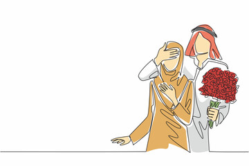 Naklejka premium Single continuous line drawing the husband stands behind his wife and covers her eyes with hands. Expression of gratitude with a surprise. Couple Appreciation Day. One line design vector illustration