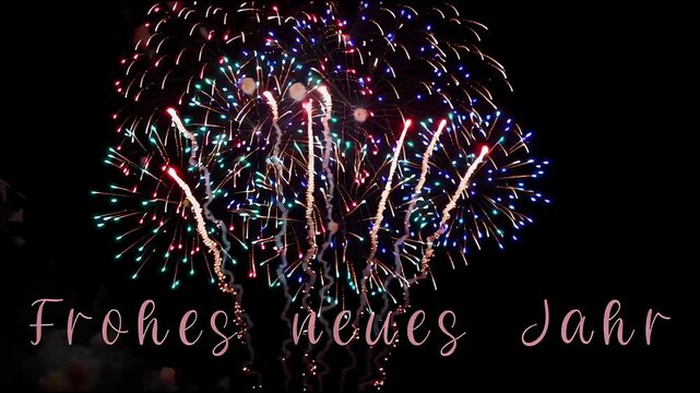 silvester neujahr feier party gru&szlig;karte banner - frohes neues jahr text deutsch und animiertes feuerwerk, isoliert auf schwarzem hintergrund, 4k video, ultra hd, nahtlos schleife, seamless loop