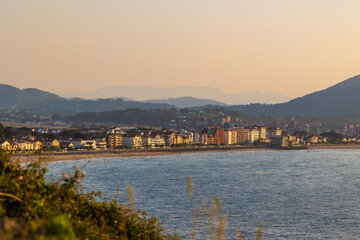 Naklejka premium Hendaye Waterfront in Front of the Grande Plage at Sunset from the Abbadia Domain