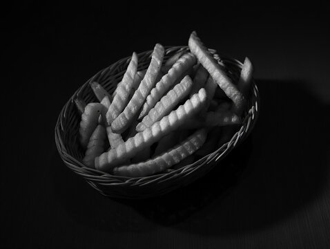 poteto fries black and white
