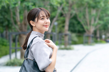 女性