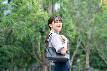 女性