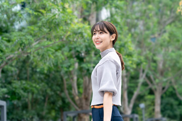 女性