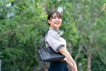 女性