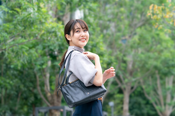 女性