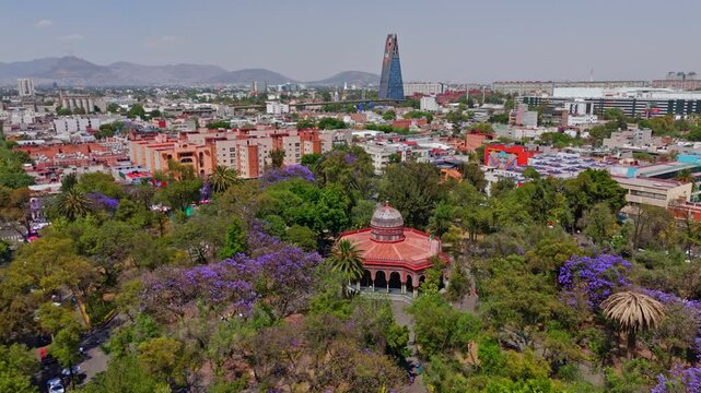Plaza In Santa Maria la Ribera - Mexico City (2)