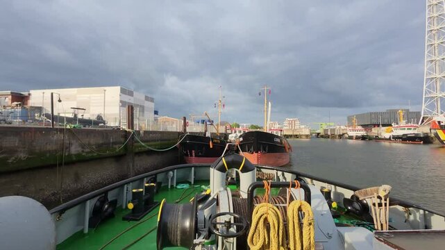 VSP tugboat leaving the berth. Cuxhaven, Lower Saxony, Germany (4K 60fps)