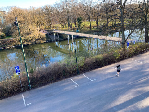 View over Parkkanalen (The Park canal), Parkbron (The park bridge) and Slottsparken (The Castle park) in Malm&scaron;, Sweden
