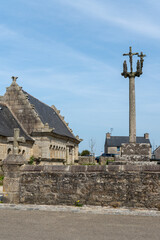 Umfriedeter Pfarrbezirk in der Bretagne
