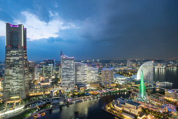 Fototapeta premium 日本の神奈川県横浜市みなとみらいの夜景