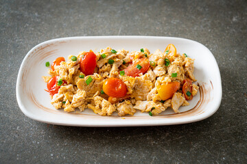 stir-fried tomatoes with egg on plate